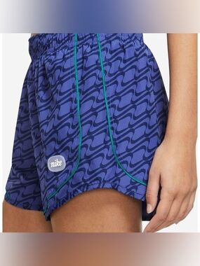 NIKE Dri-FIT TEMPO ICON CLASH RUNNING SHORTS Womens Medium